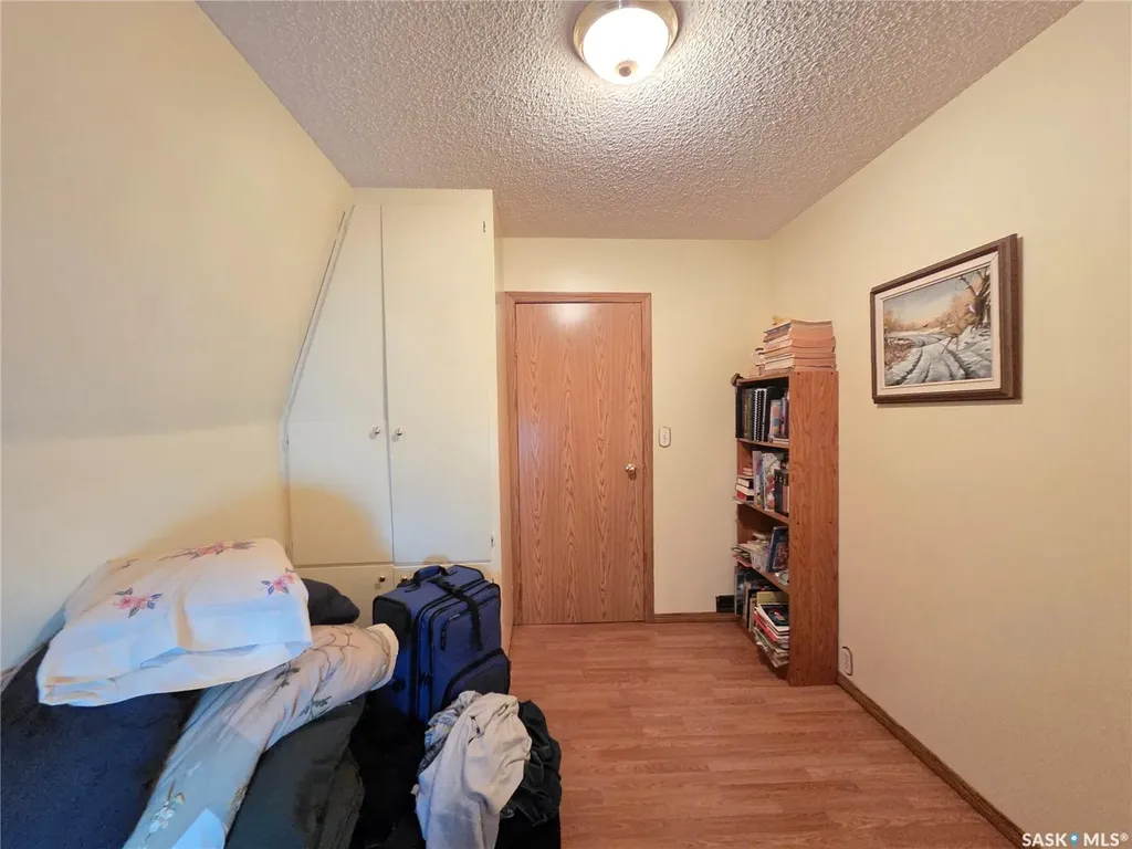 15 Adelaide Street Manor SK S0C 1R0
