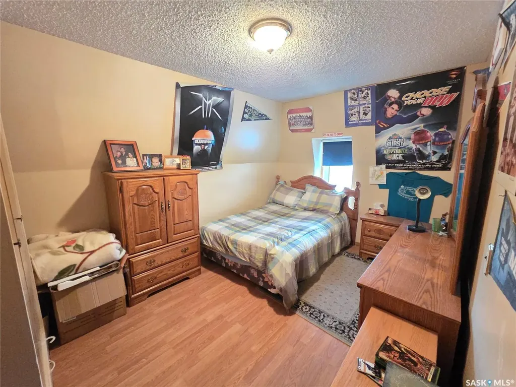 15 Adelaide Street Manor SK S0C 1R0