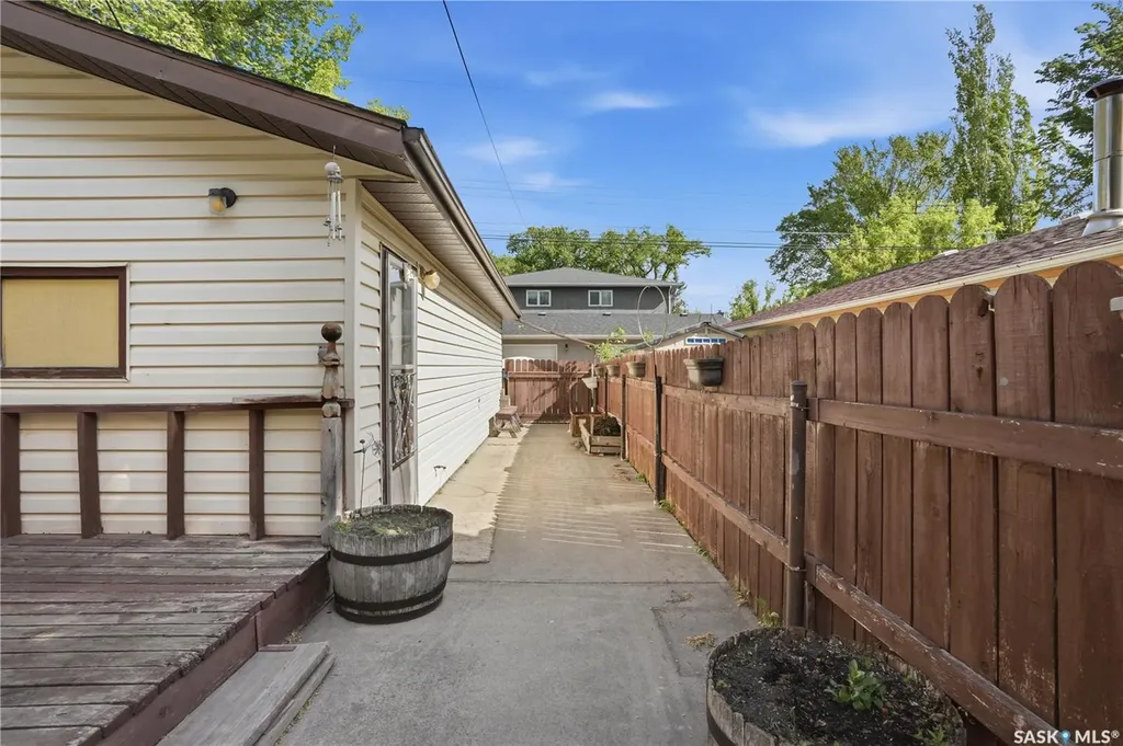 525 5th Street E Saskatoon SK S7H 1G2