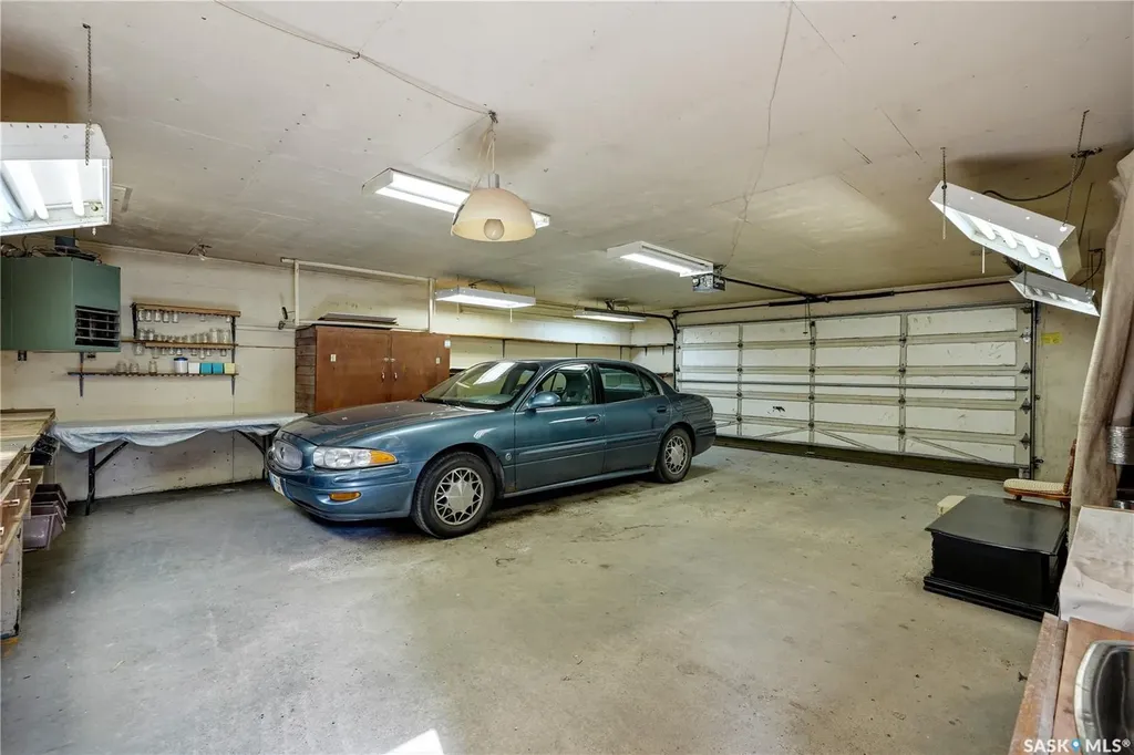 525 5th Street E Saskatoon SK S7H 1G2