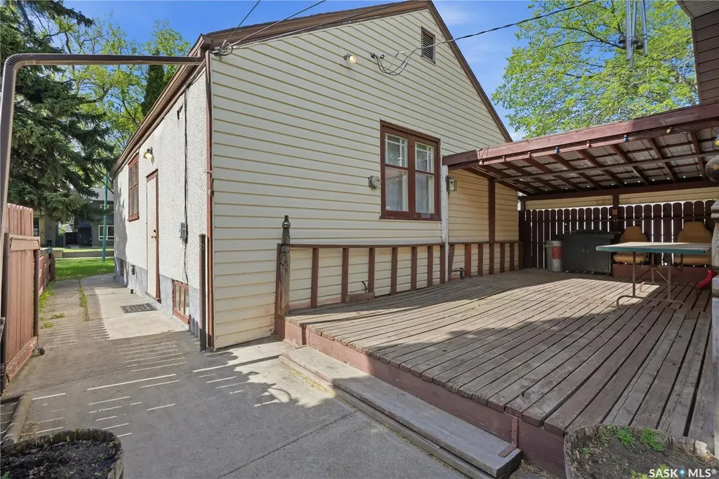 525 5th Street E Saskatoon SK S7H 1G2