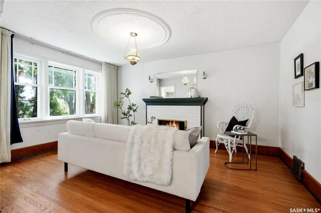 525 5th Street E Saskatoon SK S7H 1G2