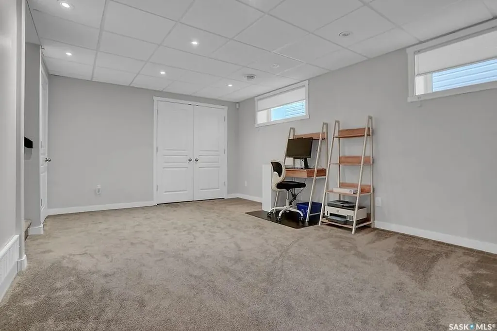 8705 Hincks Lane Regina SK S4Y 0B9
