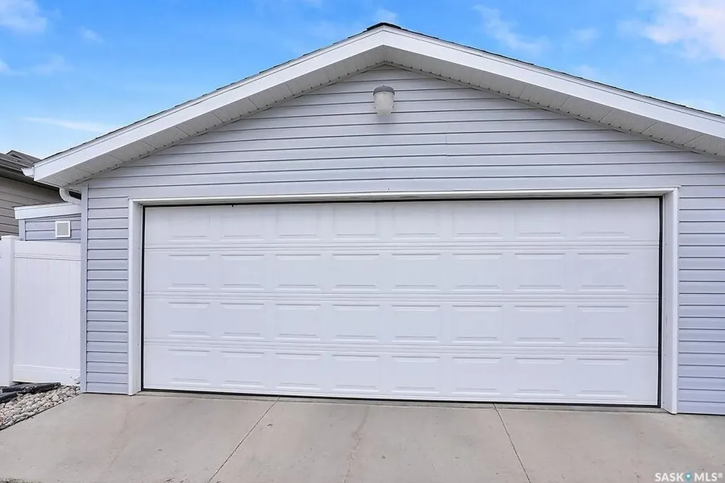 8705 Hincks Lane Regina SK S4Y 0B9