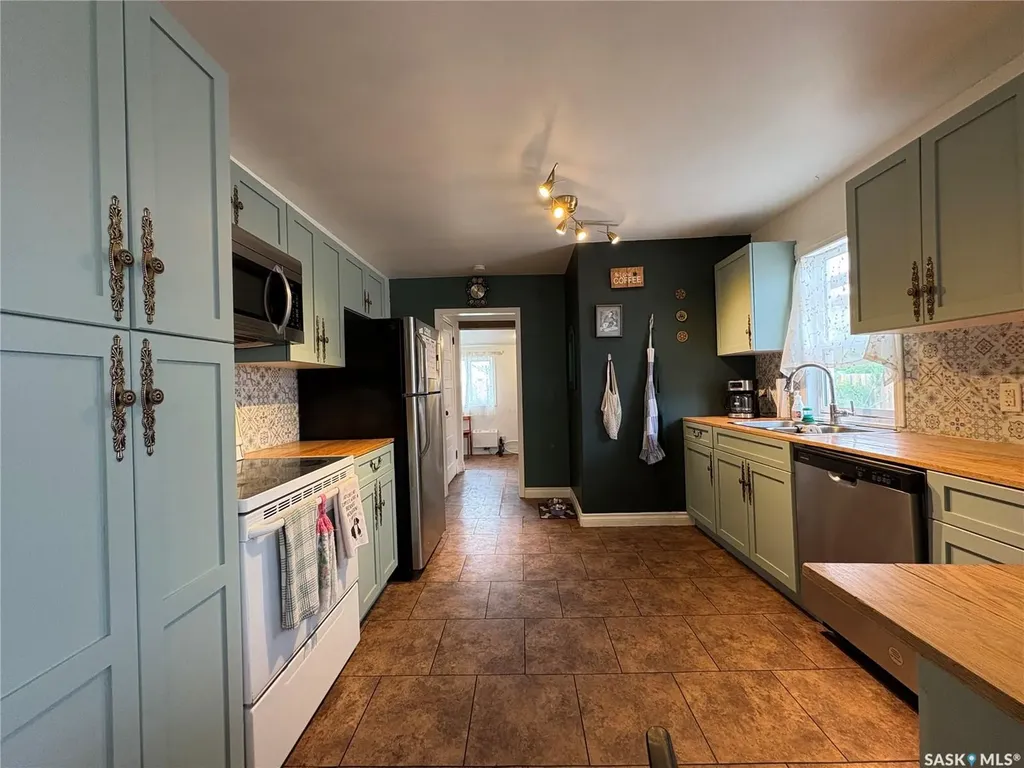 276 2nd Avenue E Unity SK S0K 4L0
