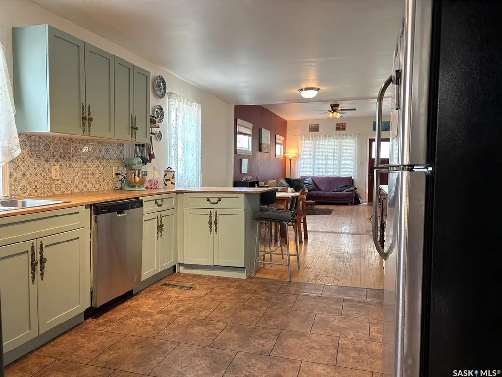 276 2nd Avenue E Unity SK S0K 4L0