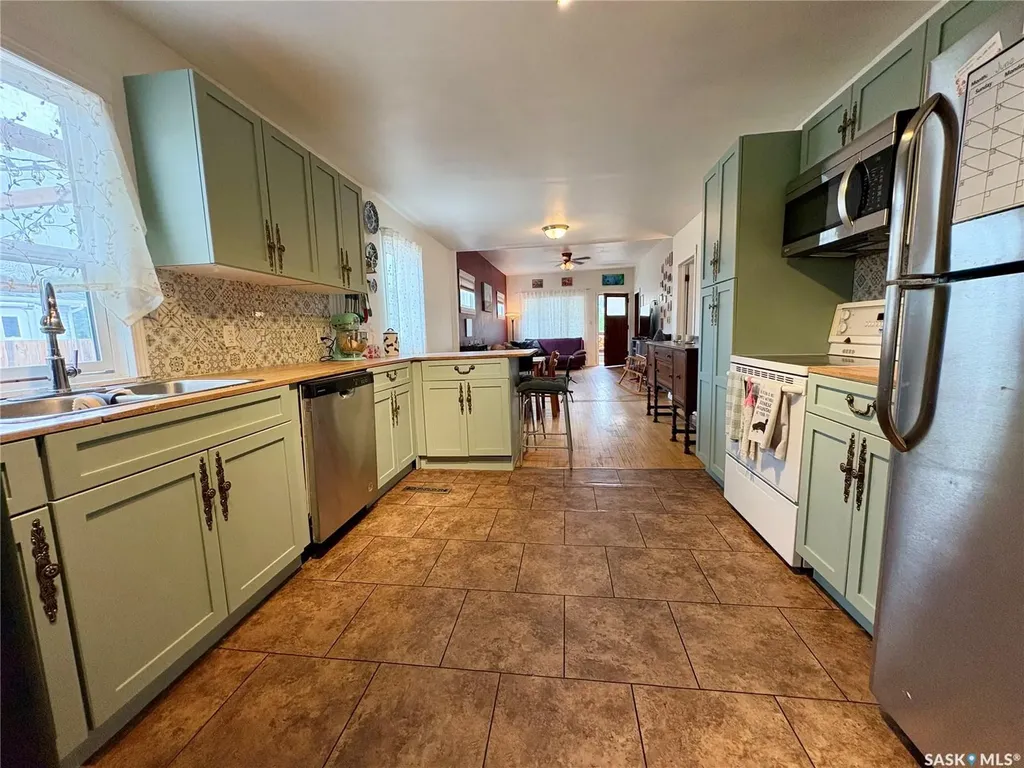 276 2nd Avenue E Unity SK S0K 4L0