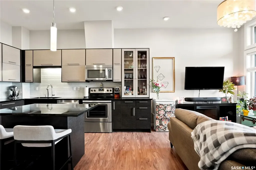 502 Perehudoff Crescent Saskatoon SK S7N 4H6