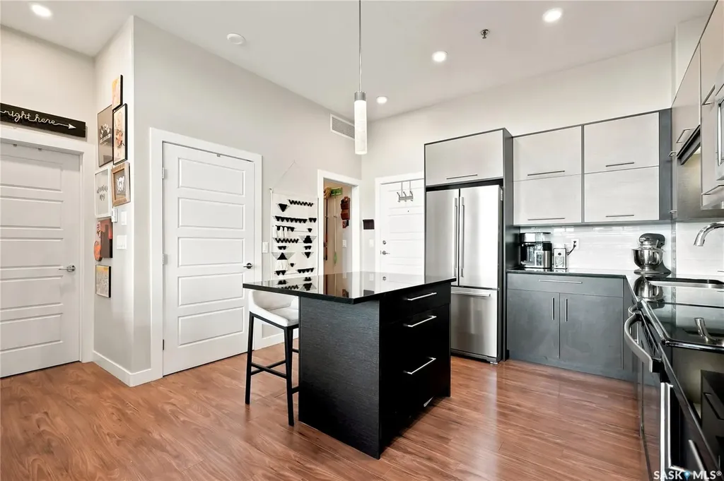 502 Perehudoff Crescent Saskatoon SK S7N 4H6