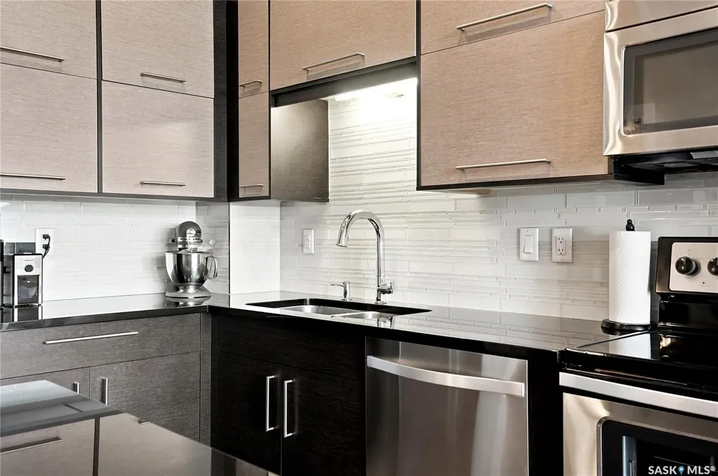 502 Perehudoff Crescent Saskatoon SK S7N 4H6