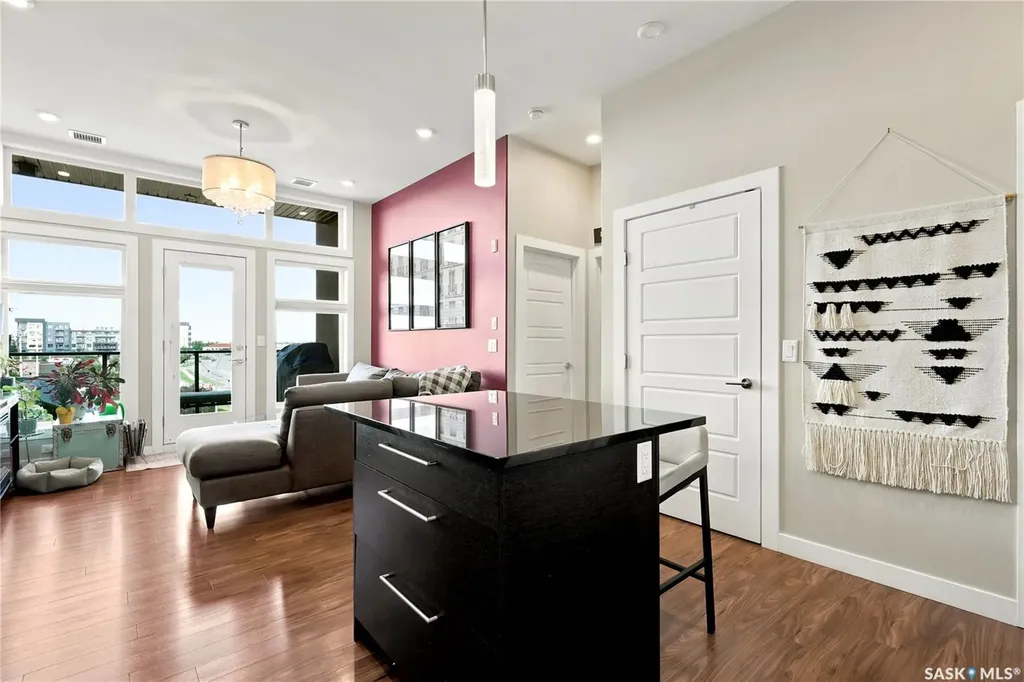 502 Perehudoff Crescent Saskatoon SK S7N 4H6