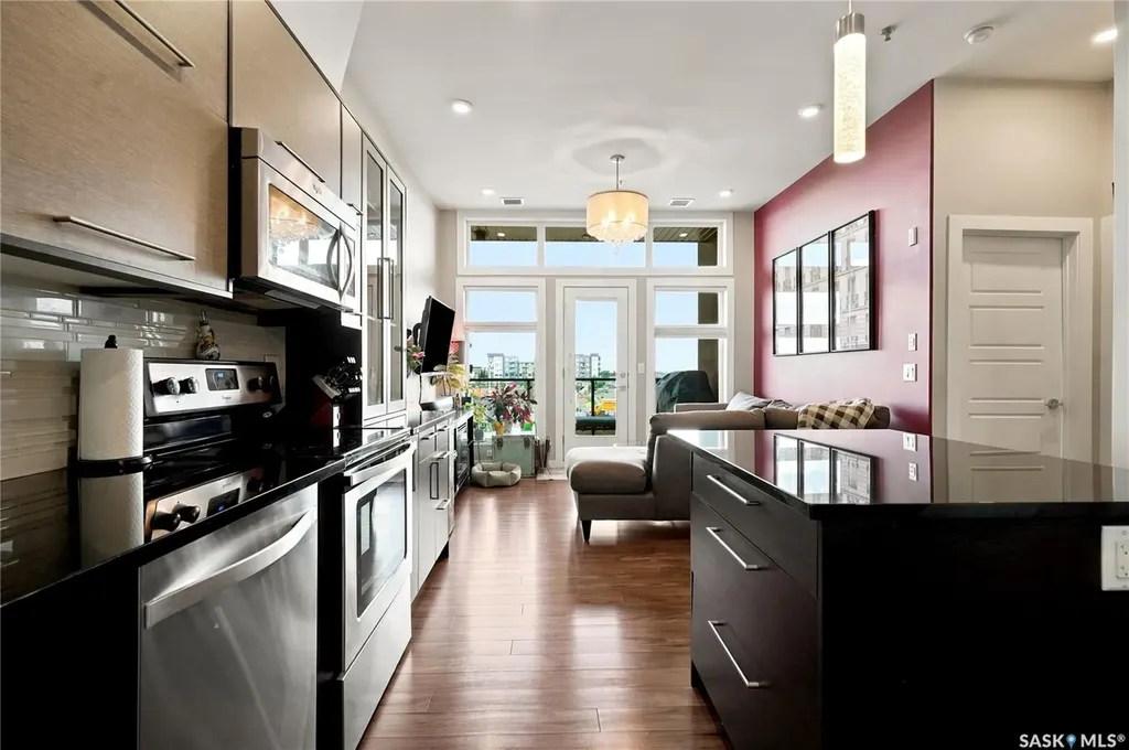 502 Perehudoff Crescent Saskatoon SK S7N 4H6