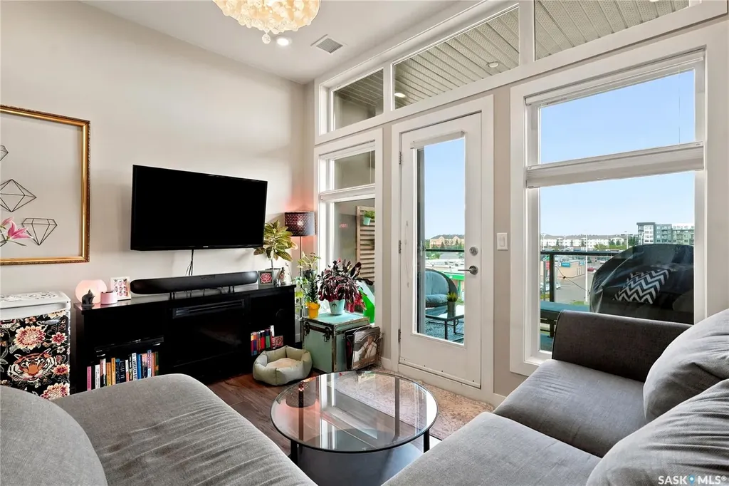 502 Perehudoff Crescent Saskatoon SK S7N 4H6