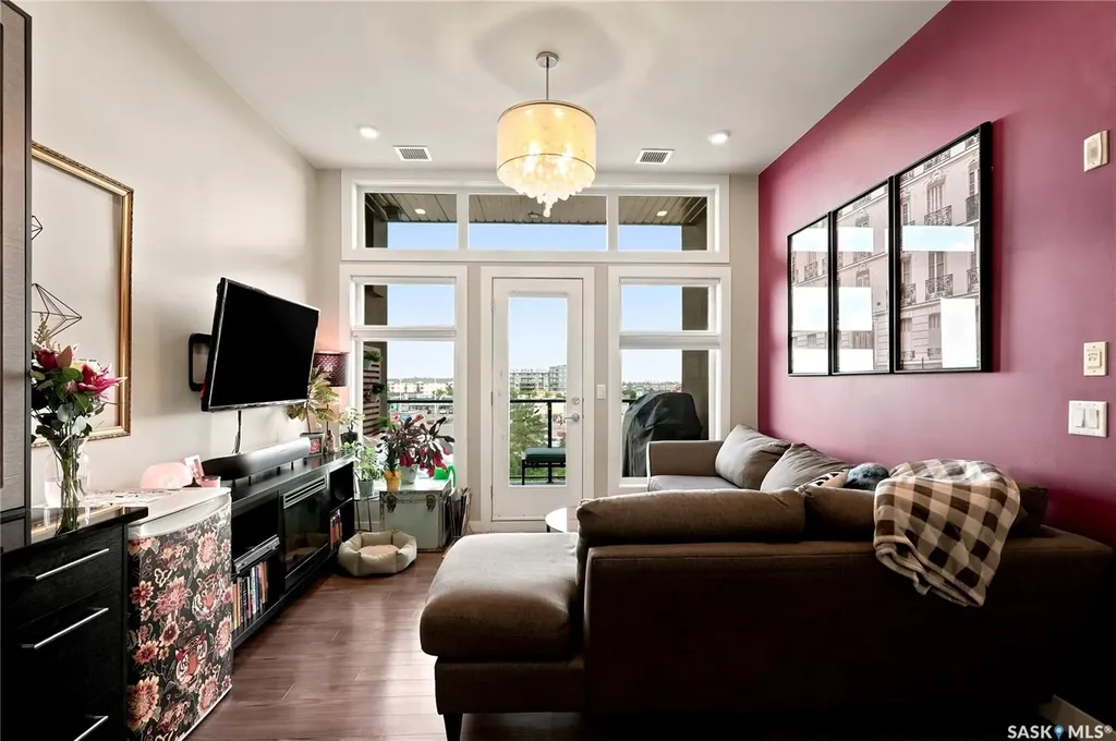 502 Perehudoff Crescent Saskatoon SK S7N 4H6