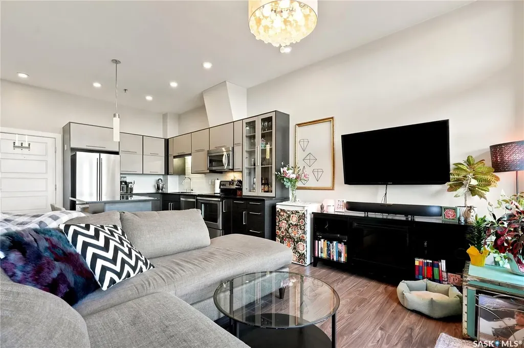 502 Perehudoff Crescent Saskatoon SK S7N 4H6