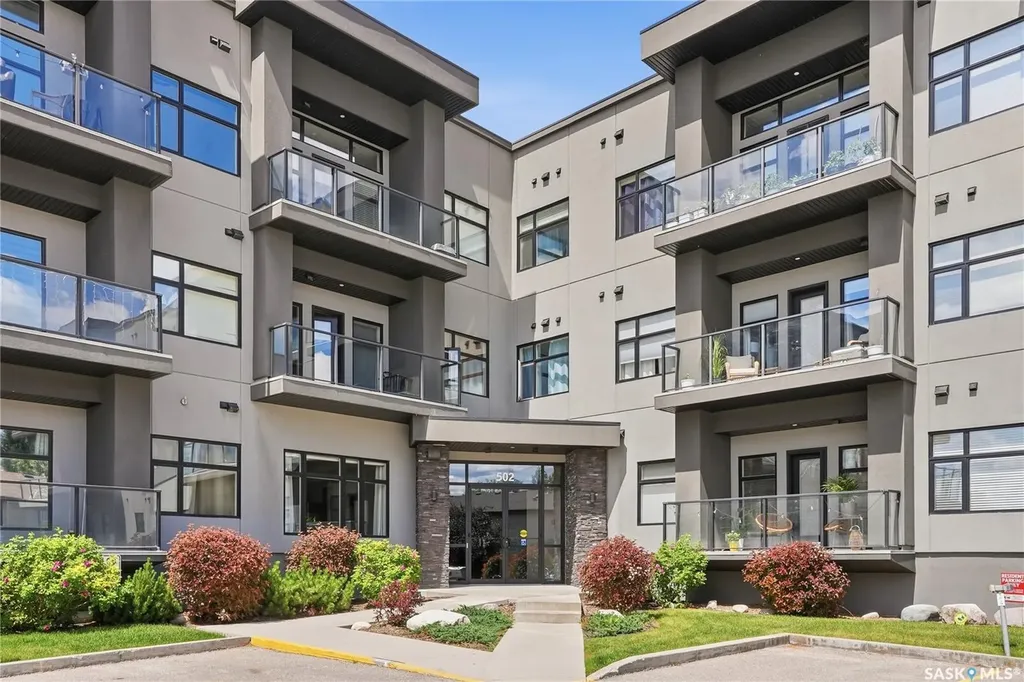 502 Perehudoff Crescent Saskatoon SK S7N 4H6