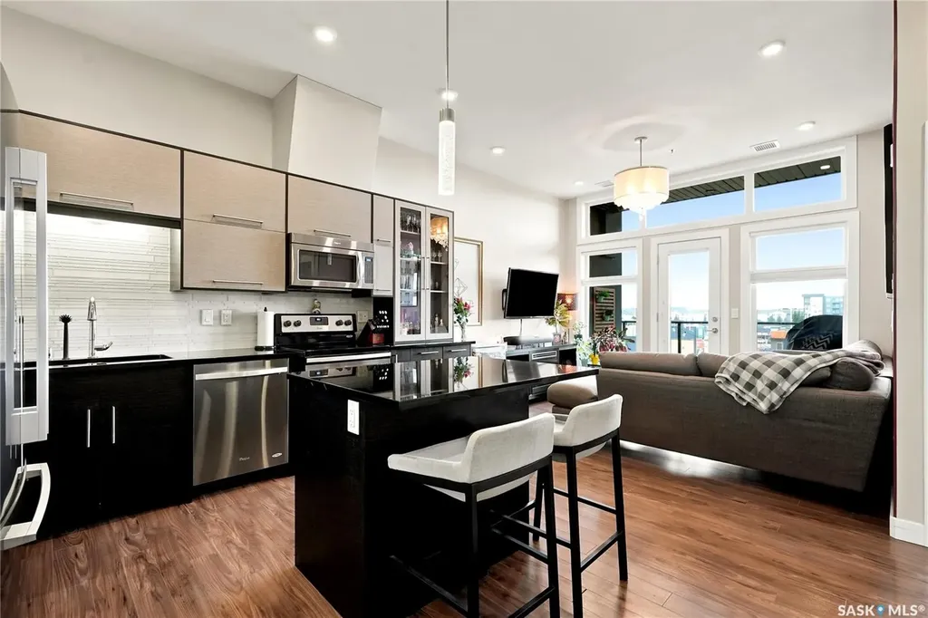 502 Perehudoff Crescent Saskatoon SK S7N 4H6