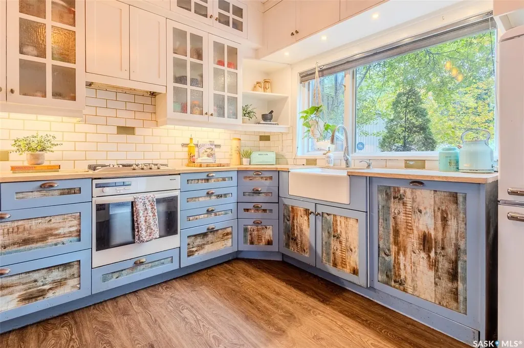 710 University Drive Saskatoon SK S7N 0J4