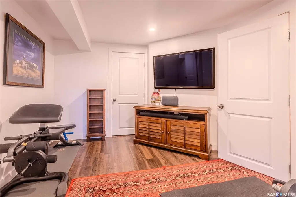 710 University Drive Saskatoon SK S7N 0J4