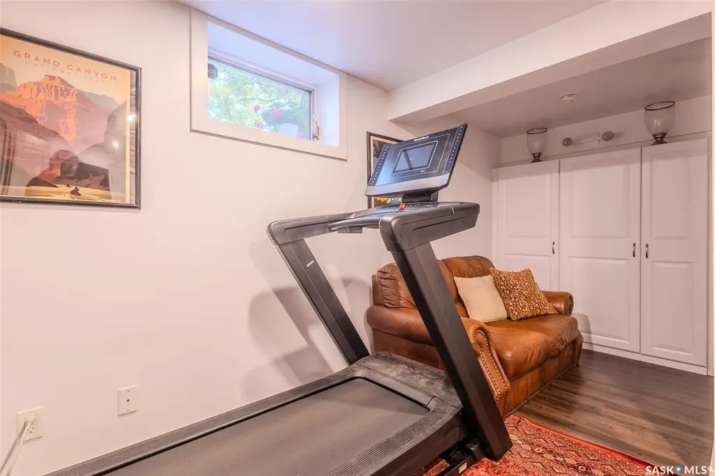 710 University Drive Saskatoon SK S7N 0J4