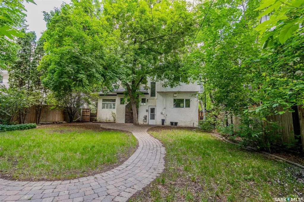 710 University Drive Saskatoon SK S7N 0J4