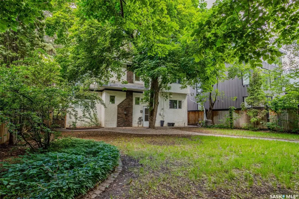 710 University Drive Saskatoon SK S7N 0J4