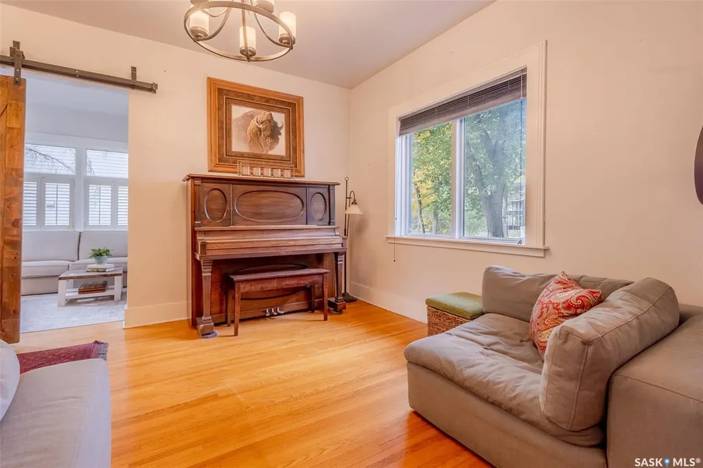 710 University Drive Saskatoon SK S7N 0J4