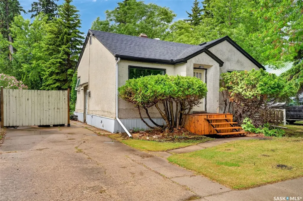 205 Bemister Avenue E Melfort SK S0E 1A0