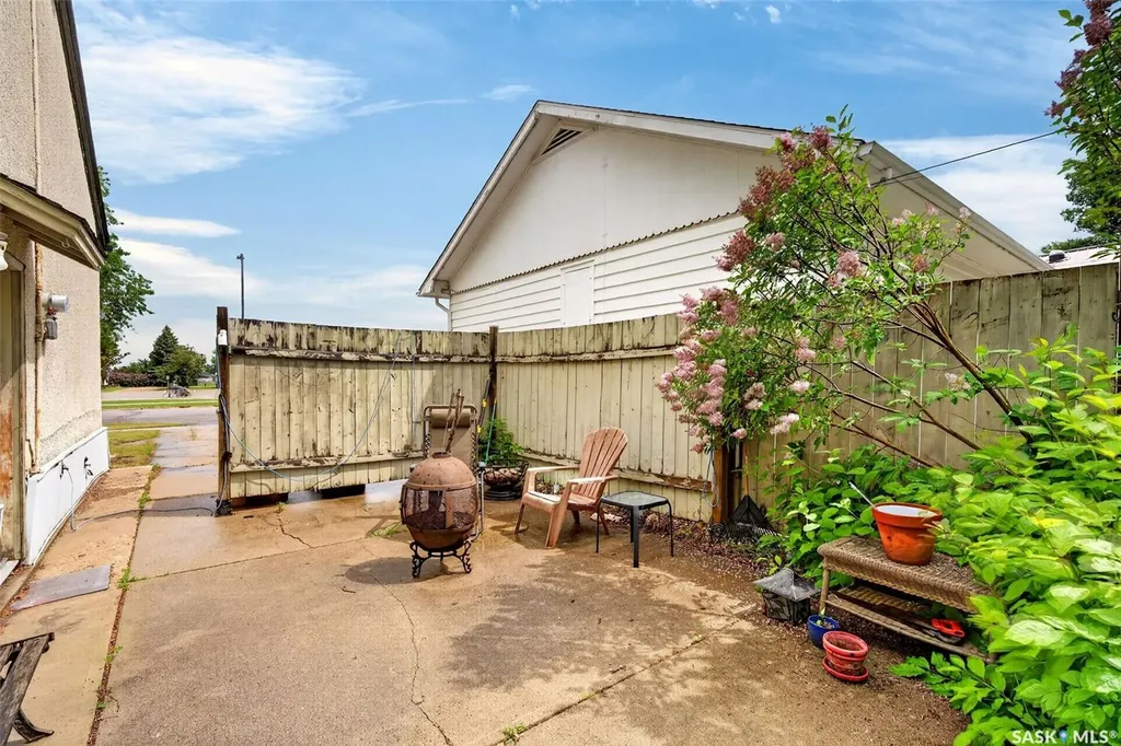205 Bemister Avenue E Melfort SK S0E 1A0