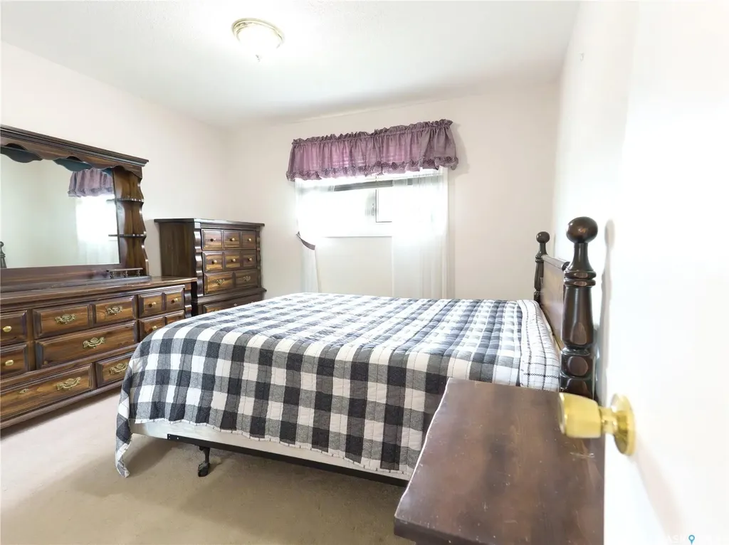 10 Roberts Place Regina SK S4T 6K6