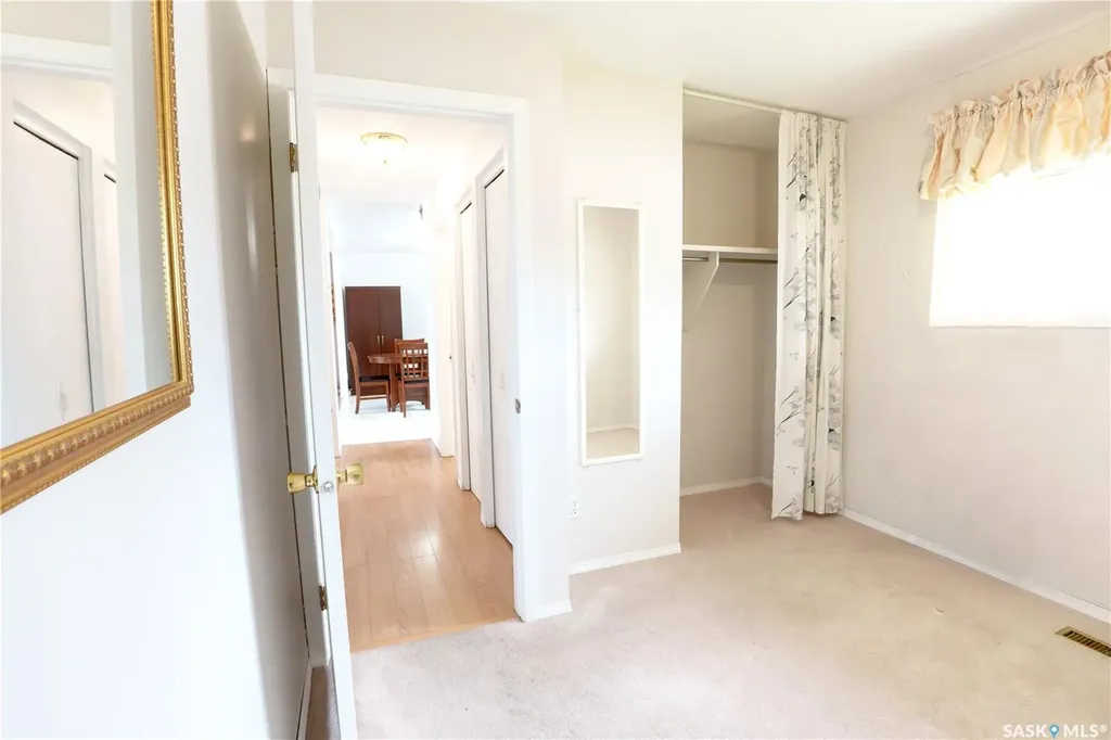 10 Roberts Place Regina SK S4T 6K6