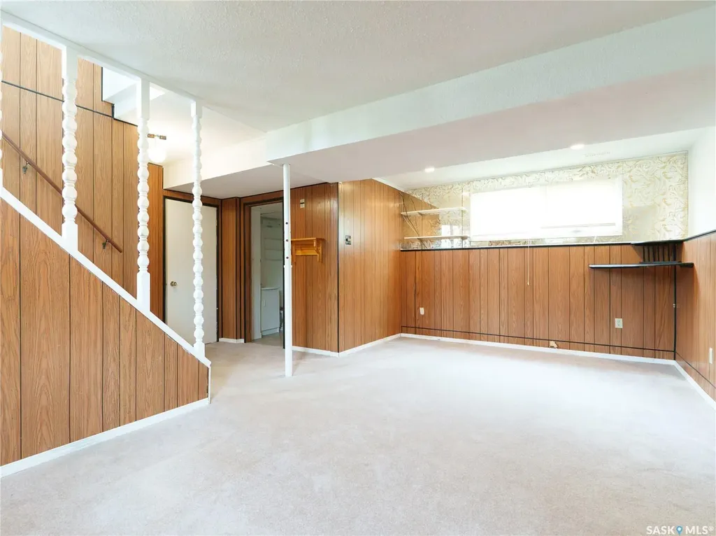 10 Roberts Place Regina SK S4T 6K6
