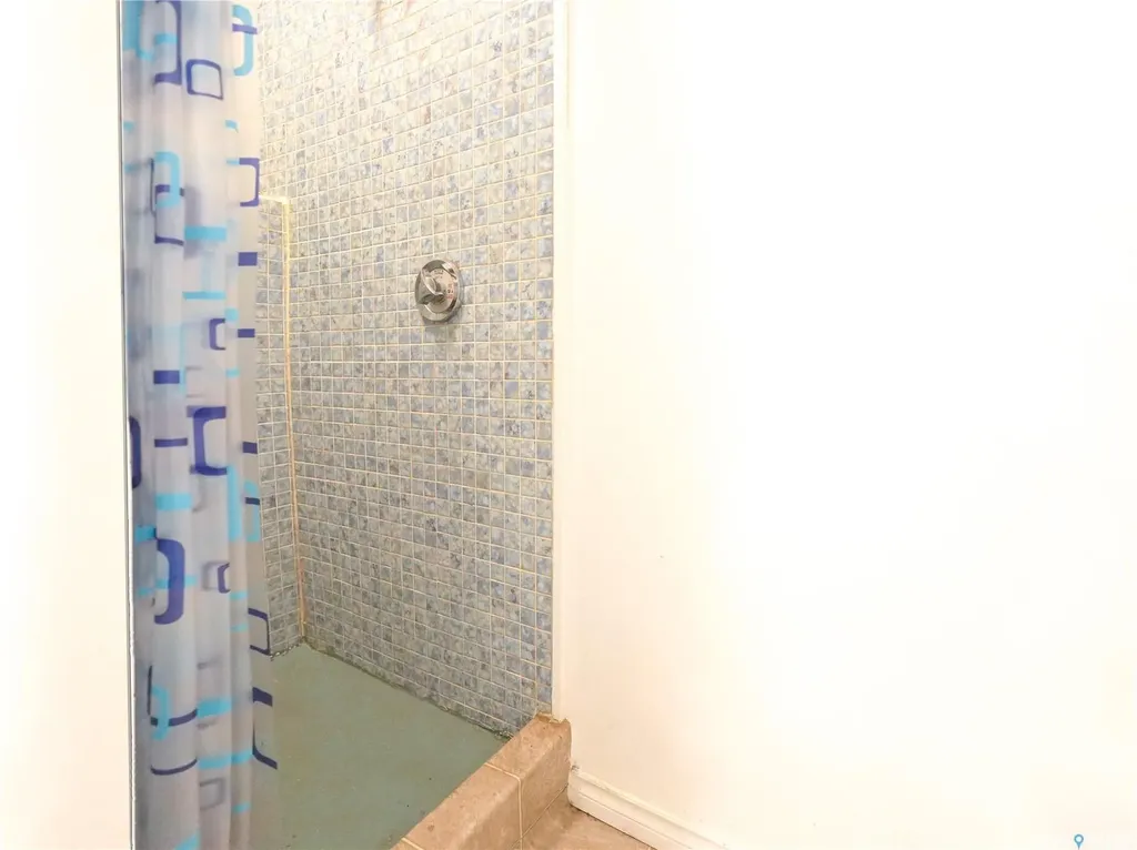 10 Roberts Place Regina SK S4T 6K6