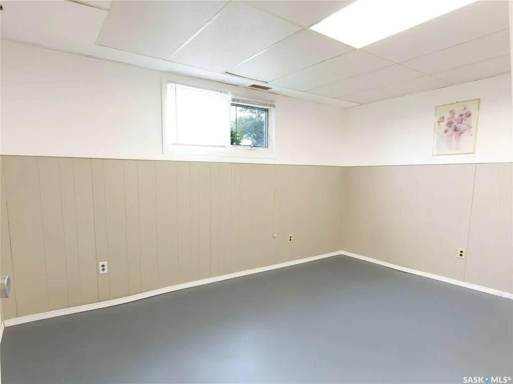 10 Roberts Place Regina SK S4T 6K6