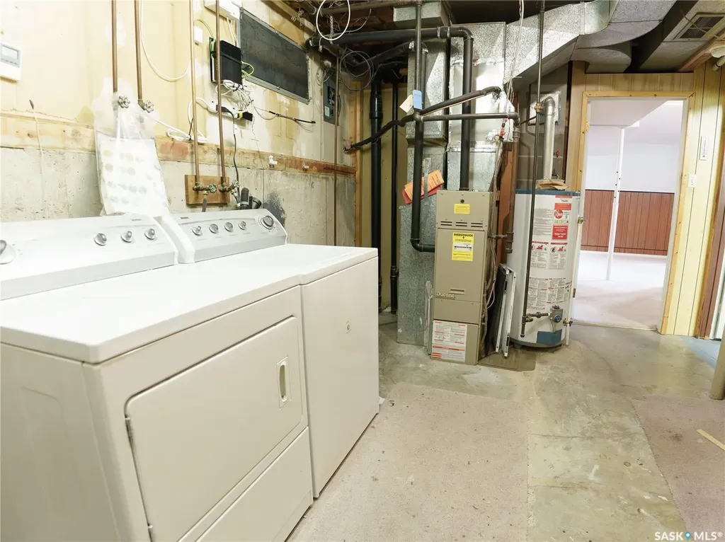 10 Roberts Place Regina SK S4T 6K6