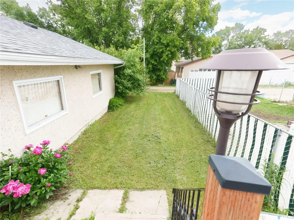 10 Roberts Place Regina SK S4T 6K6
