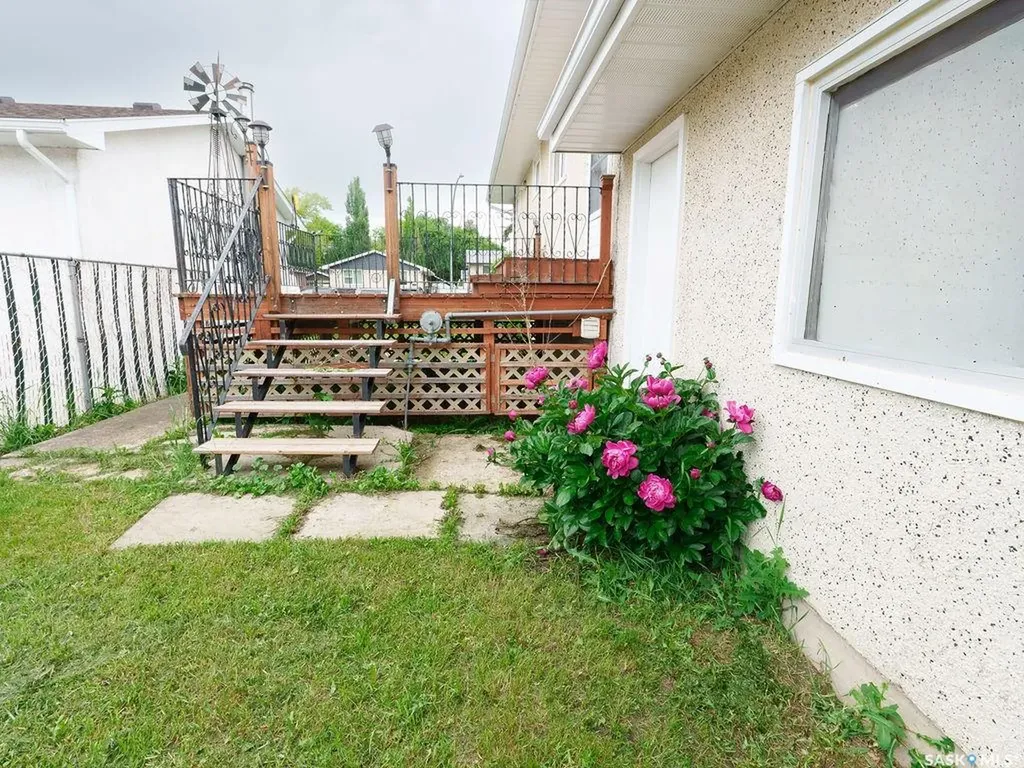 10 Roberts Place Regina SK S4T 6K6