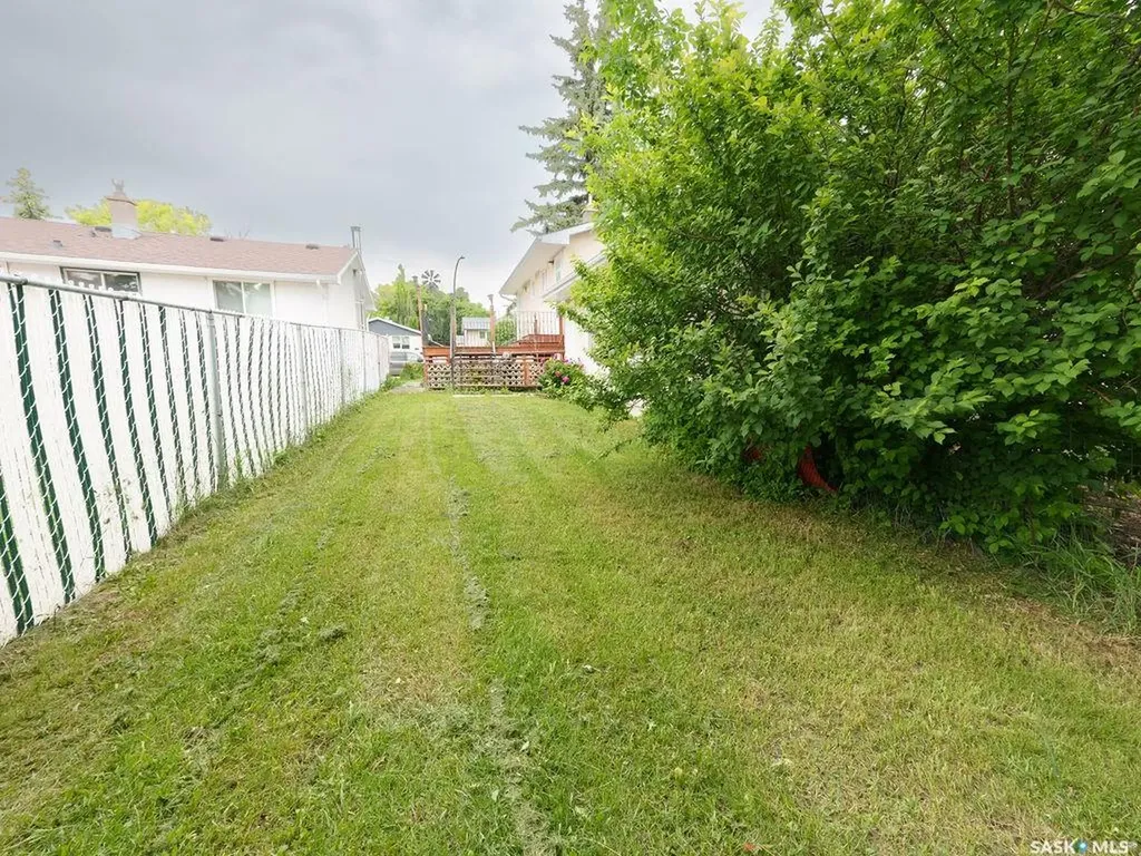 10 Roberts Place Regina SK S4T 6K6