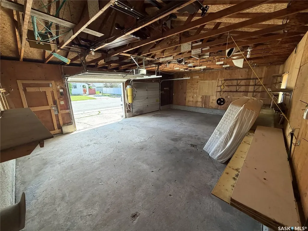 10 Roberts Place Regina SK S4T 6K6