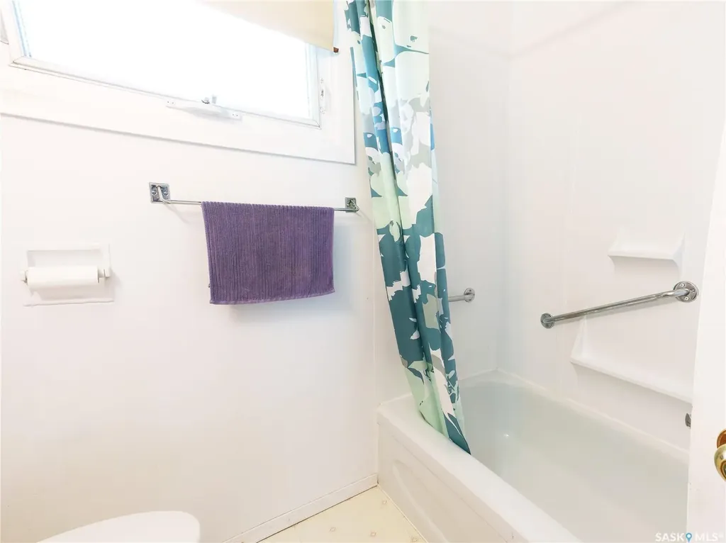 10 Roberts Place Regina SK S4T 6K6