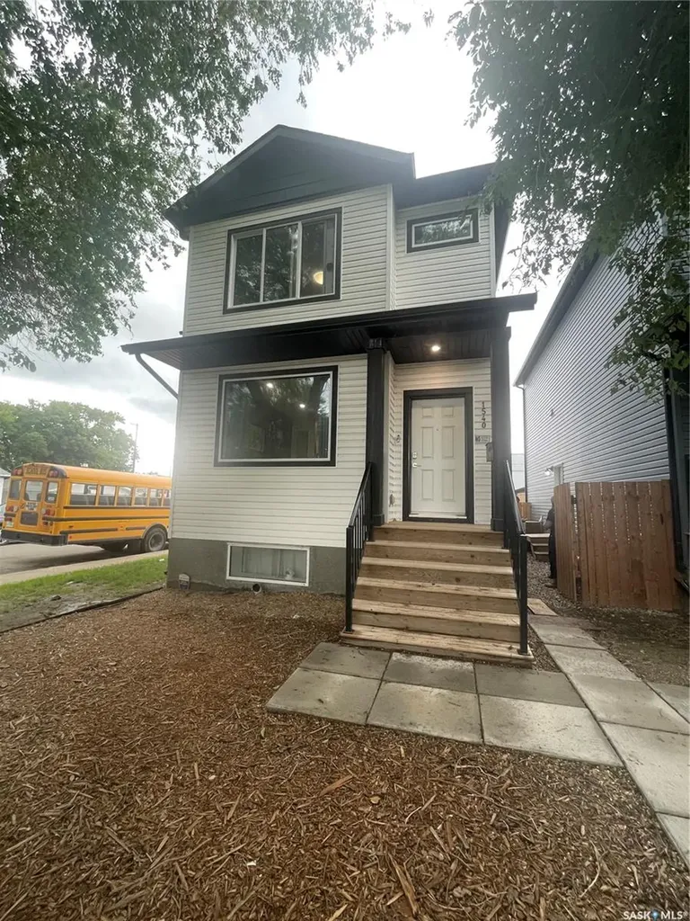 1530 B Avenue N Saskatoon SK S7L 1H1
