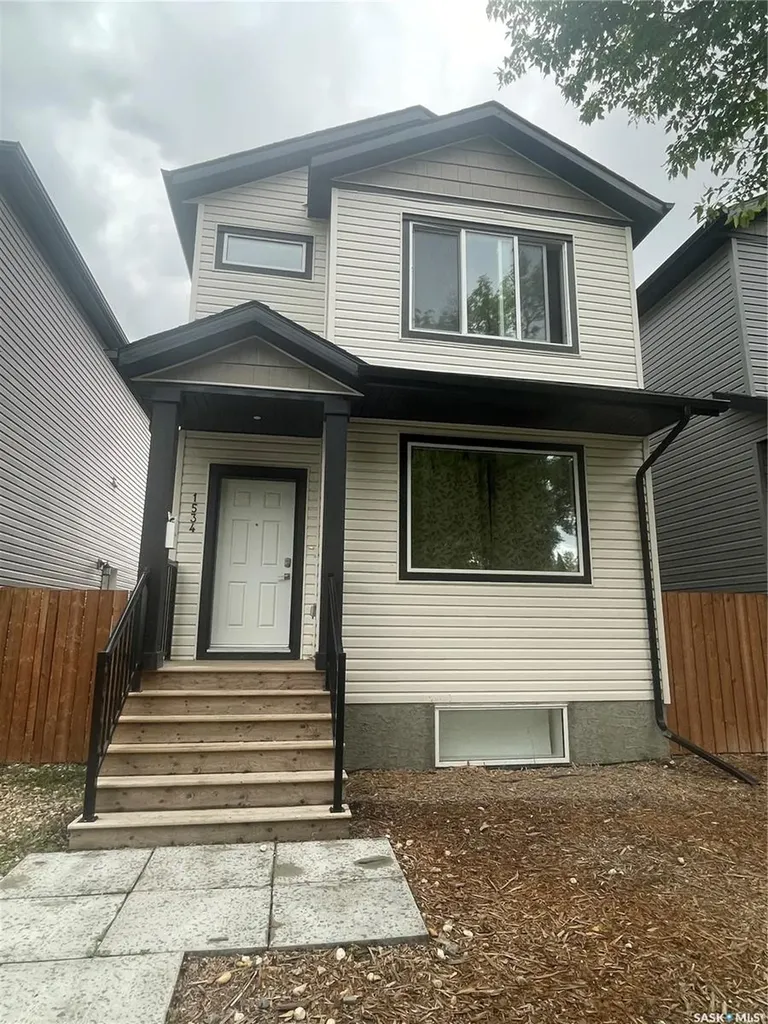 1530 B Avenue N Saskatoon SK S7L 1H1