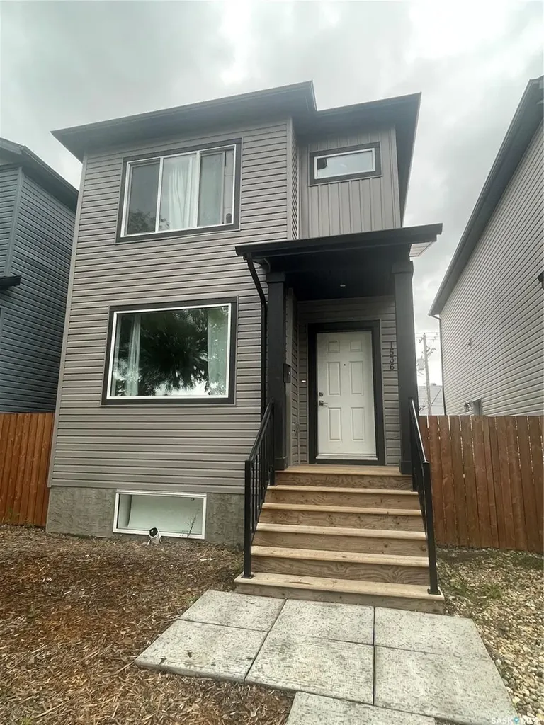1530 B Avenue N Saskatoon SK S7L 1H1