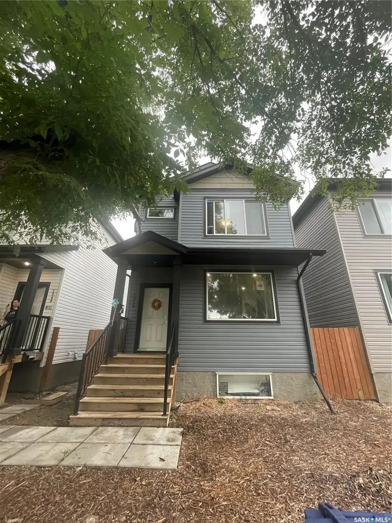 1530 B Avenue N Saskatoon SK S7L 1H1