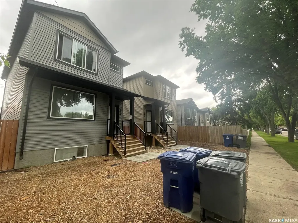 1530 B Avenue N Saskatoon SK S7L 1H1