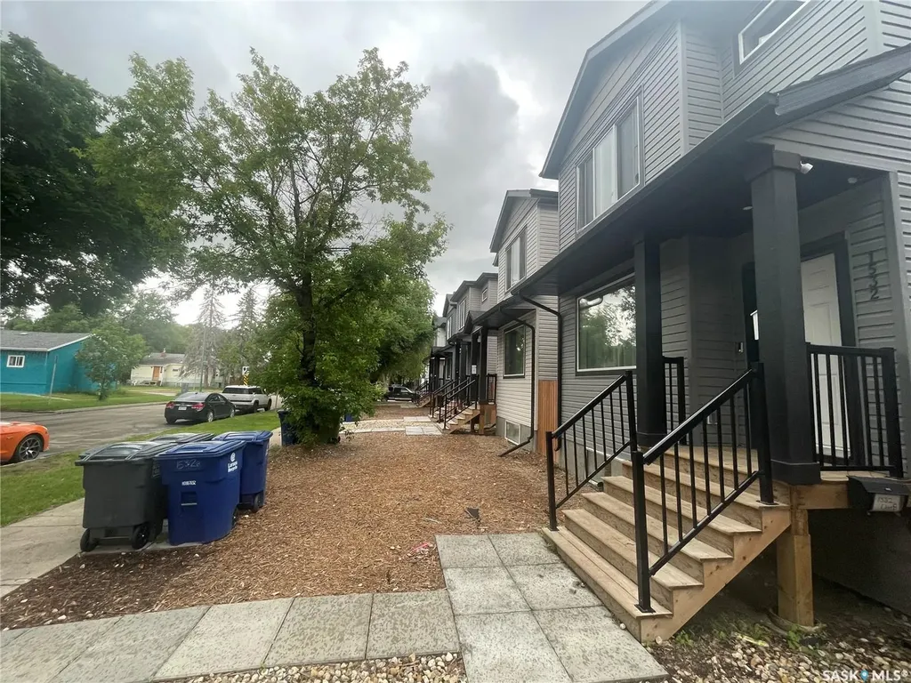 1530 B Avenue N Saskatoon SK S7L 1H1