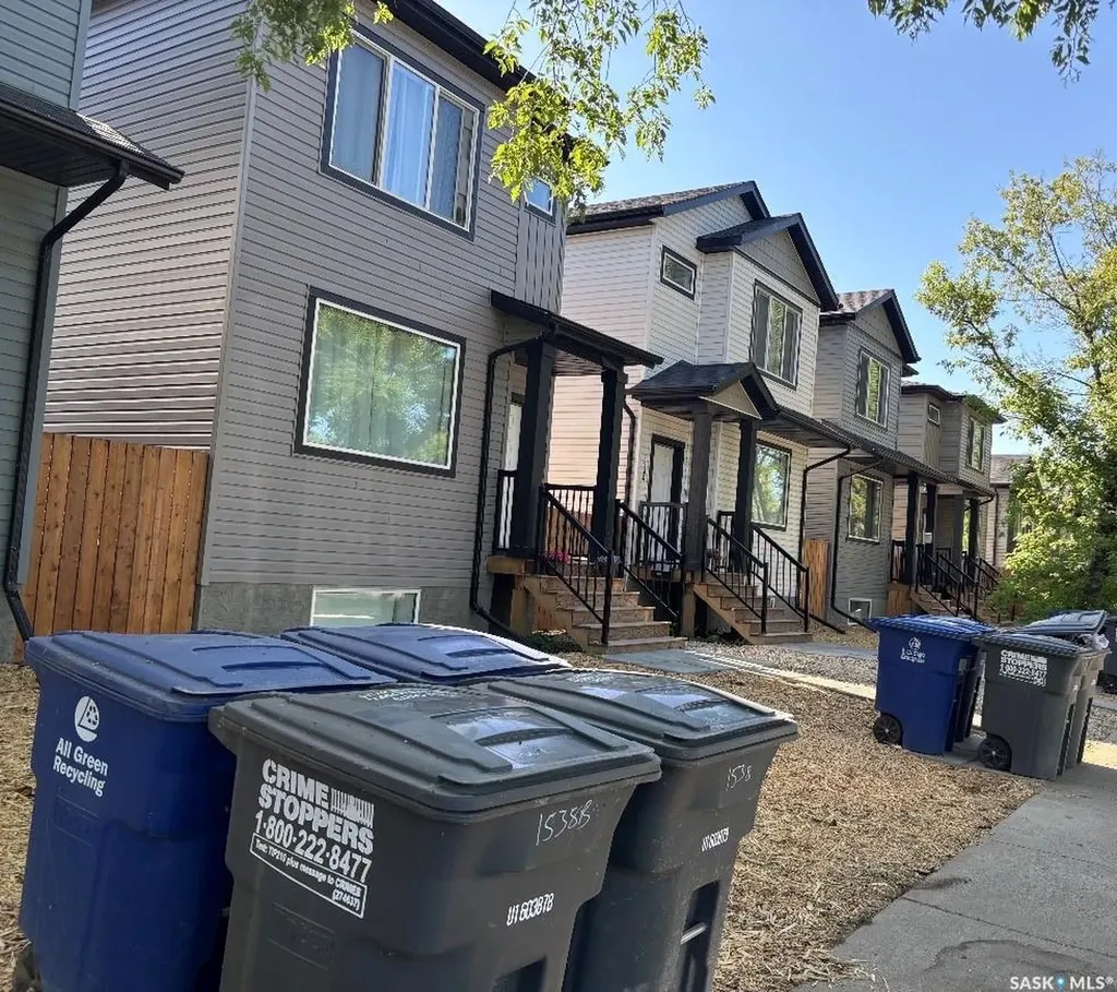 1530 B Avenue N Saskatoon SK S7L 1H1