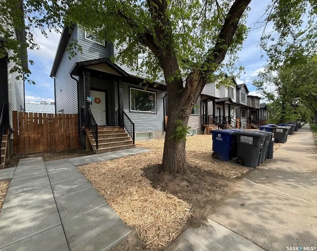 1530 B Avenue N Saskatoon SK S7L 1H1