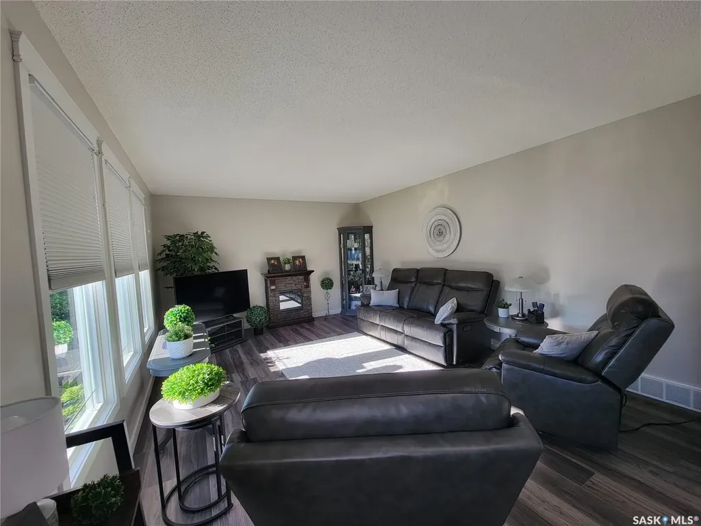 4915 Post Street Macklin SK S0L 2C0