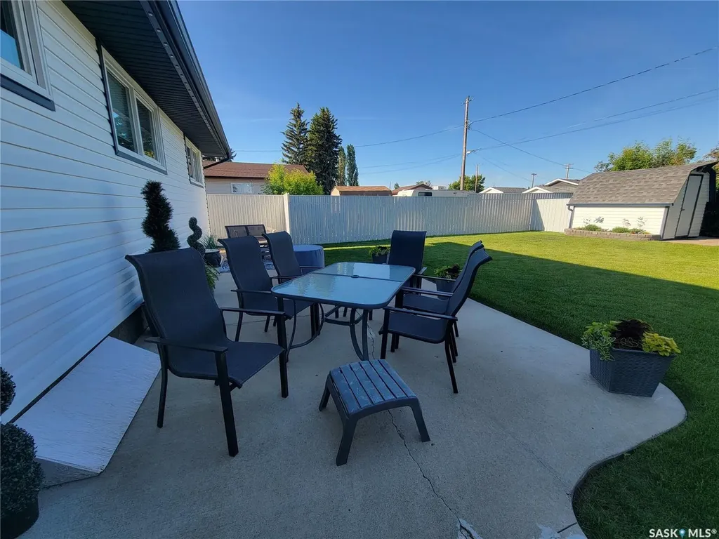 4915 Post Street Macklin SK S0L 2C0